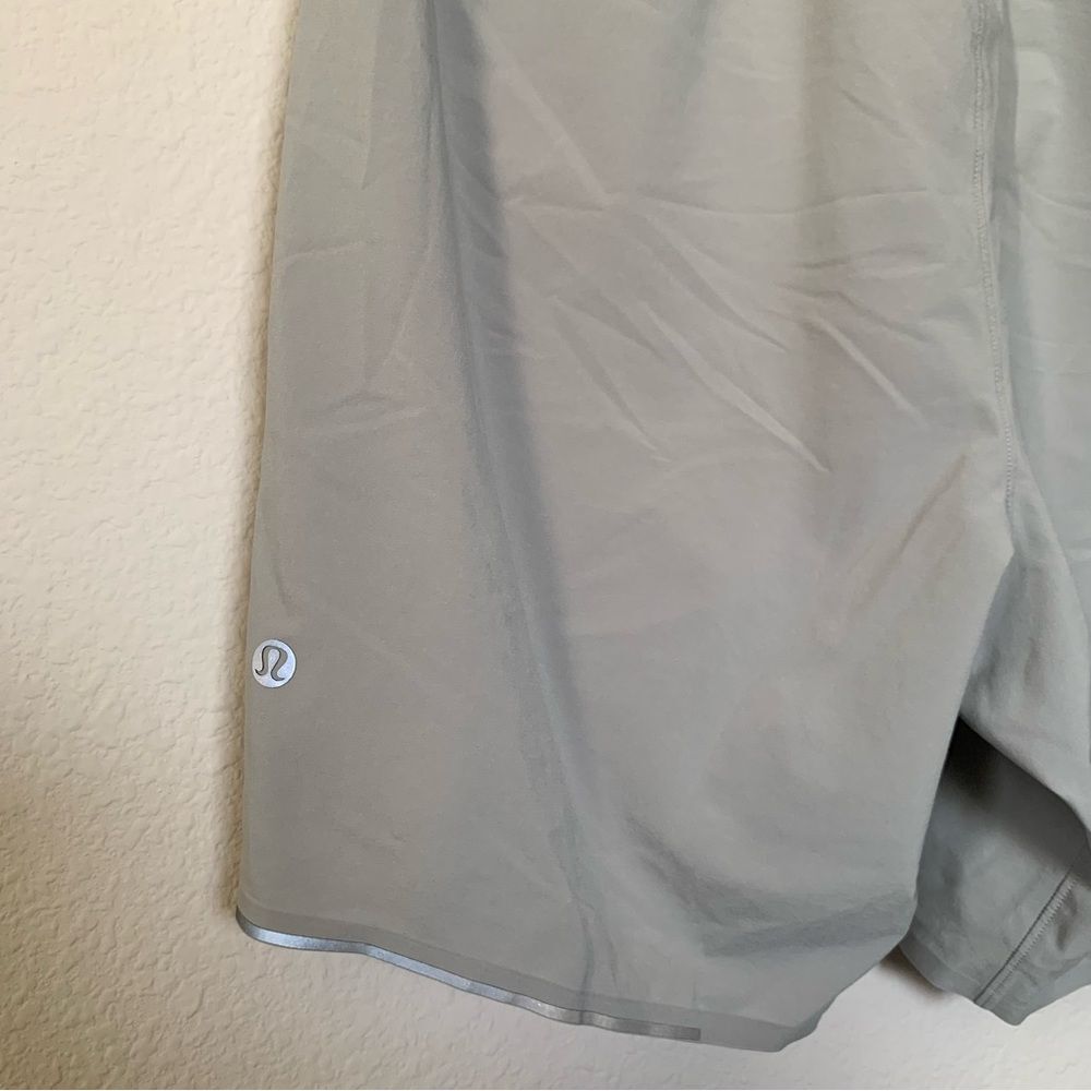 Lululemon Men’s Water-Repellent Hiking Short 7” Lined Mesh Large - Picture 6 of 7